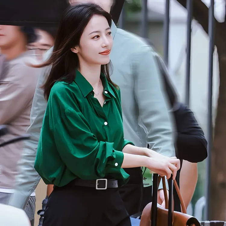 法式复古绿色缎面衬衫女款外穿小众炸街高级感女装百搭长袖衬衣