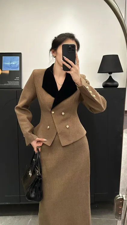 2025法式复古厚款小香外套女拼色双排扣设计半身裙毛呢套装两件套