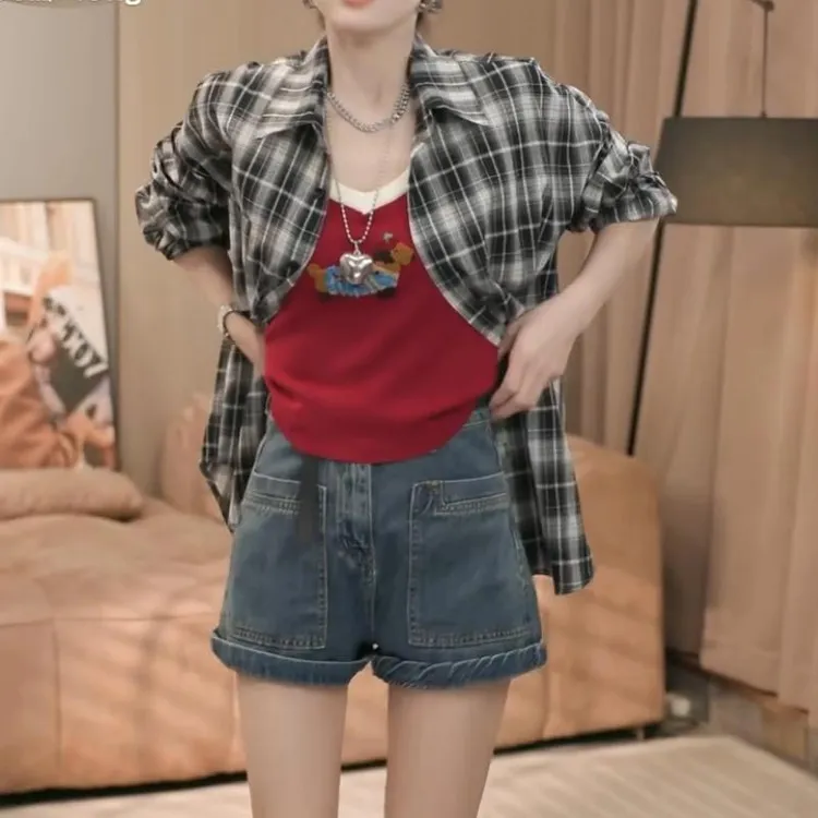 2025夏季新款时尚个性腊肠小狗V领背心格子防晒衬衫百搭短裤套装