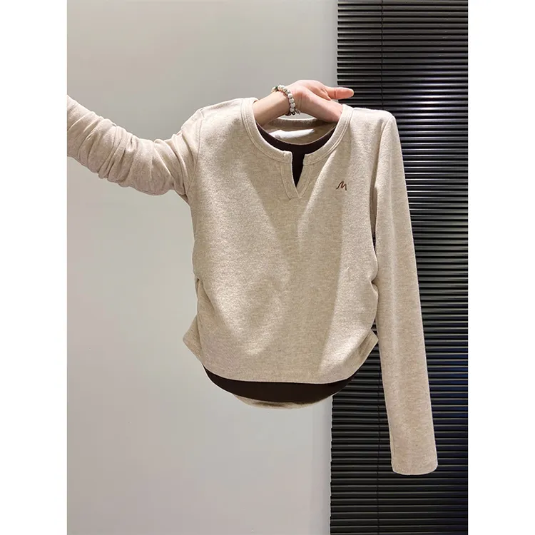 上身不挑人！撞色拼接假两件长袖t恤女2026秋新款收腰褶皱打底上衣