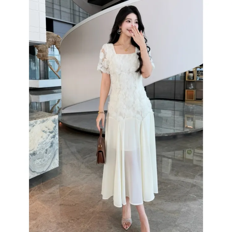 欧货重工蕾丝立体花方领连衣裙女2025夏季新款洋气遮肉网纱中长裙