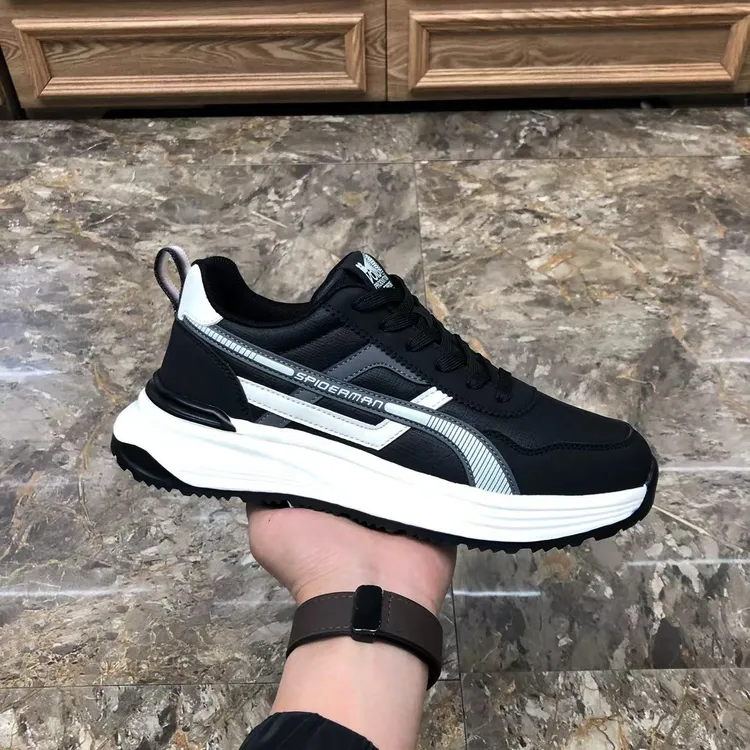 新款时尚男鞋全皮面轻便软底平跟舒适潮流百搭运动时尚男鞋