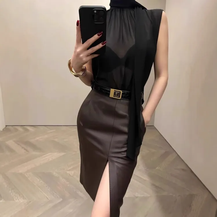 时髦显瘦款PU皮裙开叉百搭轻奢褶皱法式网红黑色修身包臀半身裙