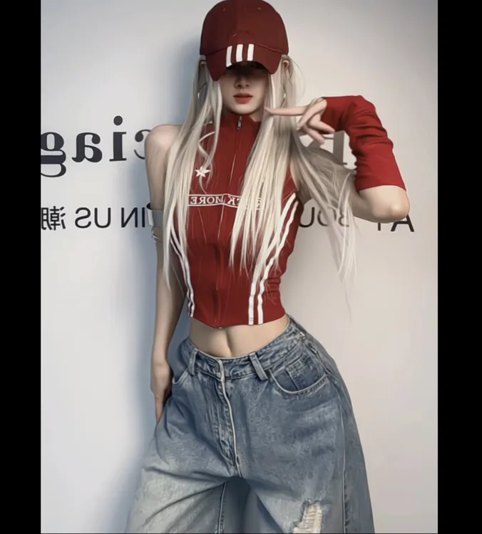 【Ann】“显白天菜”酒红色拉链美式上衣+蓝色破洞弯刀牛仔裤套装