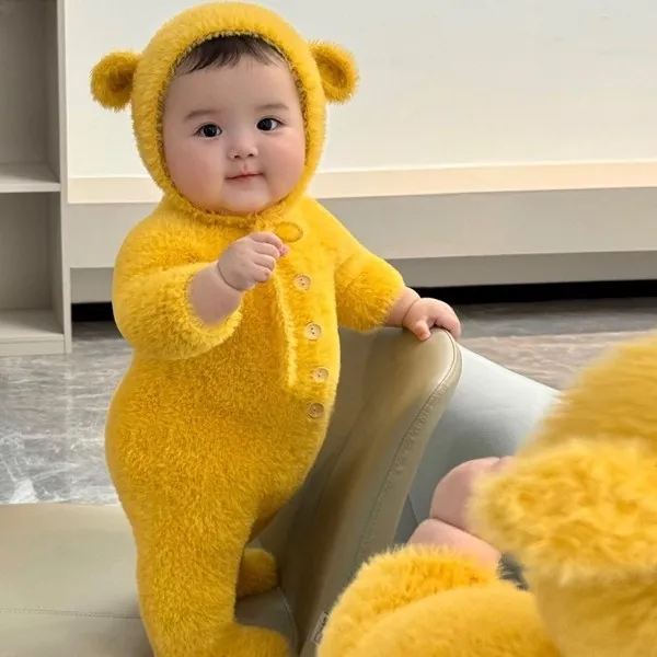 秋冬爬爬服婴幼儿宝宝周岁连体衣薄保暖水貂绒入秋衣服可爱超萌