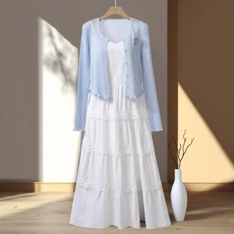 高级感白色吊带连衣裙女2025新款今年流行爆款夏独特绝美套装裙子