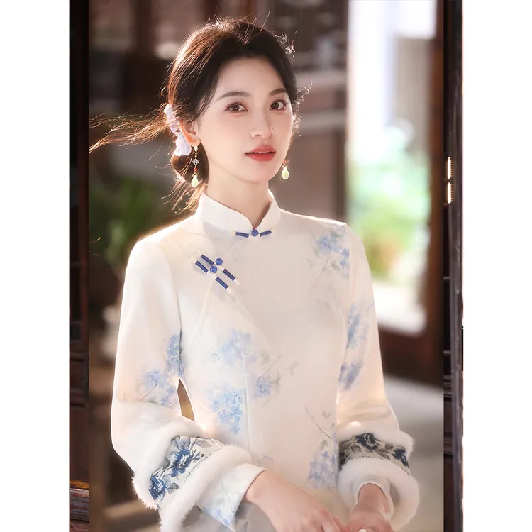 白色旗袍冬款加绒加厚冬季女新中式年轻版改良式日常2025新款爆款