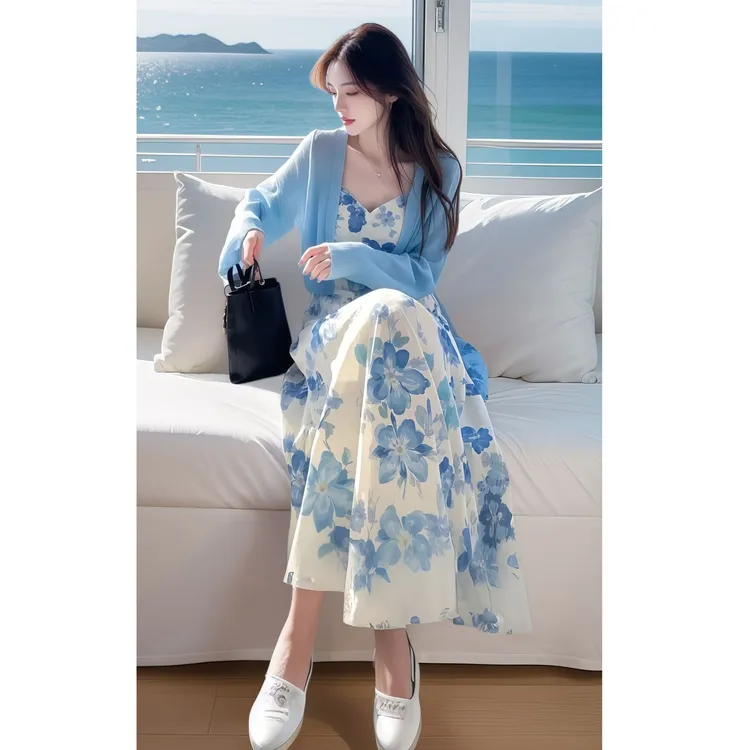 2025新款春装高级感小香风独特绝美蓝色开衫碎花吊带裙叠穿两件套