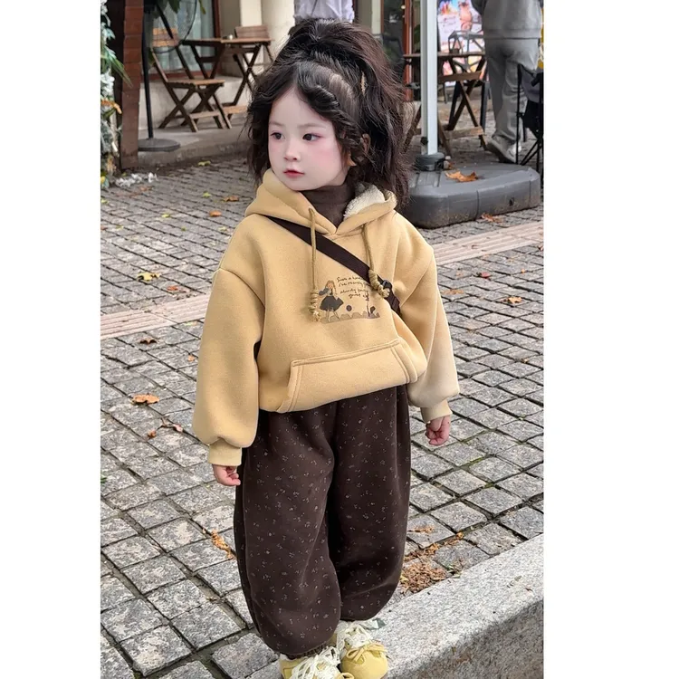 宝宝冬季加绒卫衣卡通加厚儿童冬装连帽套头上衣+碎花裤套装