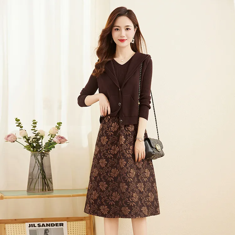 长袖针织连衣裙女秋冬2025新款高贵气质拼接提花打底裙马甲两件套