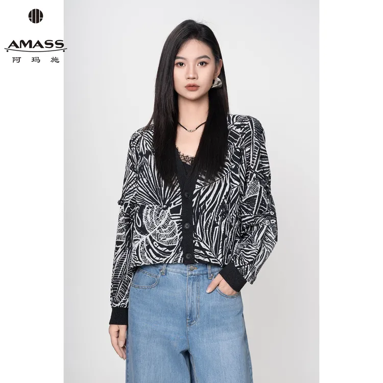 AMASS/阿玛施春季新款印花设计感显瘦时尚休闲V领短外套女 540036