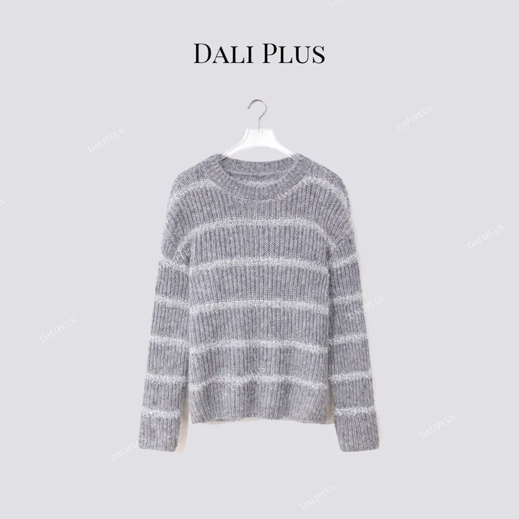 DALI PLUS“浣熊绒绵羊毛银灰条纹毛衣” 慵懒感套头针织-D5CH5354