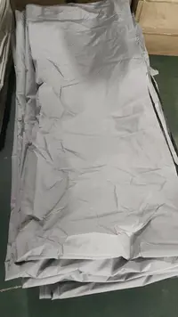 单片约宽210高300有误差瑕疵浅灰色黑胶纯遮光挂钩窗帘发1对
