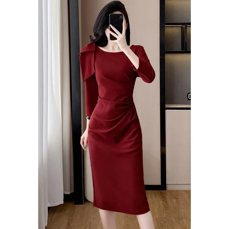 秋季高级感名媛气质修身显瘦连衣裙大码女装褶皱设计感洋气包臀裙