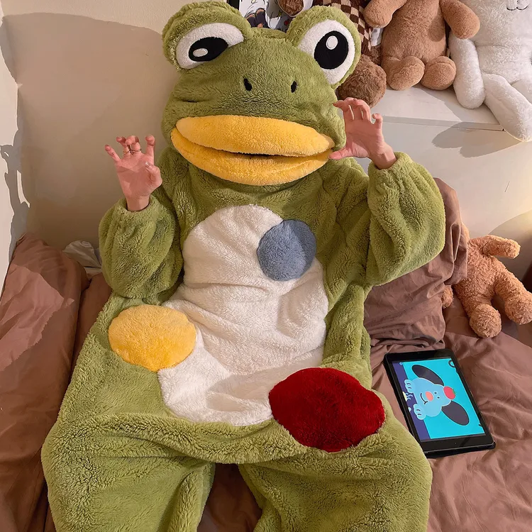 连体搞怪睡衣女珊瑚绒春秋季加厚加绒卡通睡袍女款冬天保暖家居服