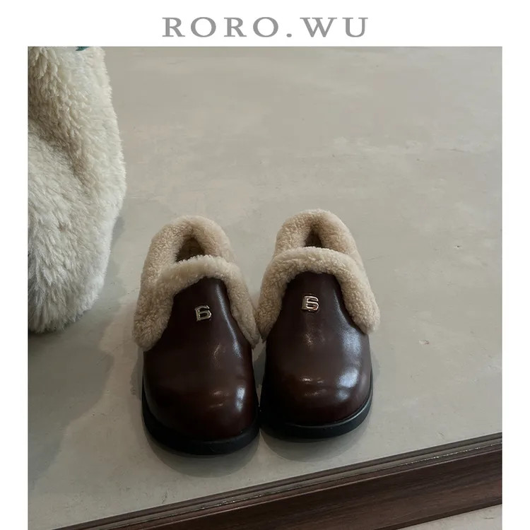 娆娆吴·头层牛皮百搭字母金属加绒毛毛鞋冬季新款全包勃肯鞋女M27