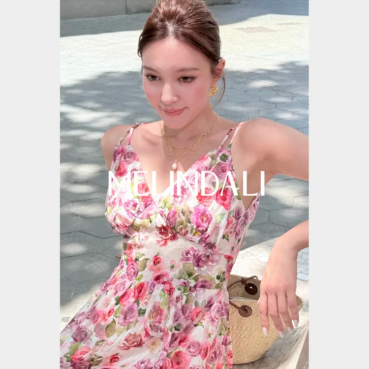 Melinda Li【花神降临】金丝剪花提花V领收腰双肩带绝美度假连衣裙