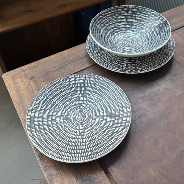 新骨瓷雨花石家用高颜值北欧创意牛排盘西餐盘沙拉碗