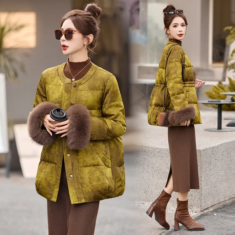 高端提花狐狸毛羽绒服短款女2025冬装新款时尚收腰90白鸭绒外套