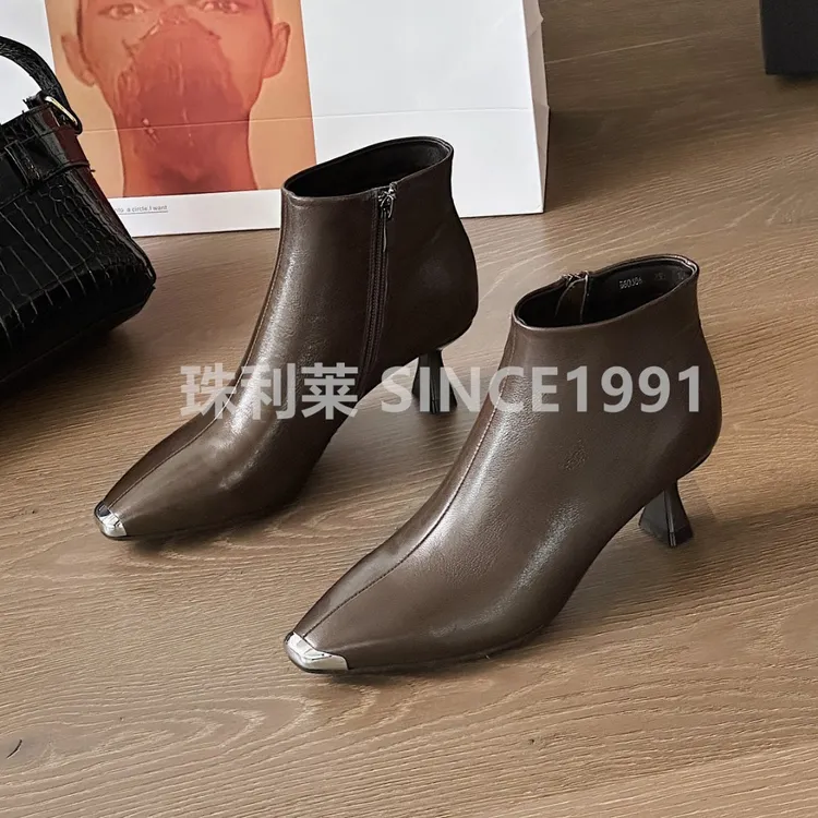 珠利莱2025秋冬新款复古酒杯跟金属尖头细跟爆款百搭时装靴59809