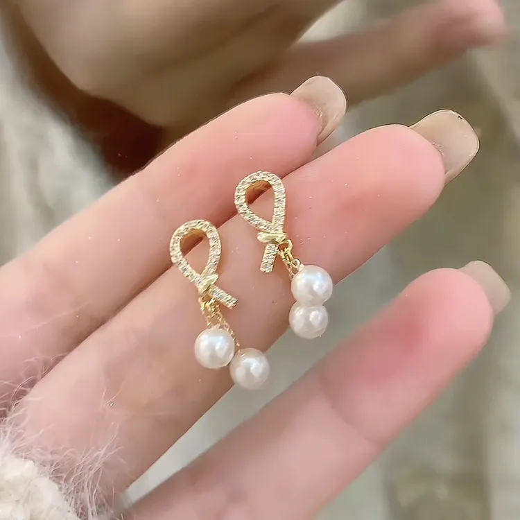 铜合金合成锆石耳饰 绳结耳钉