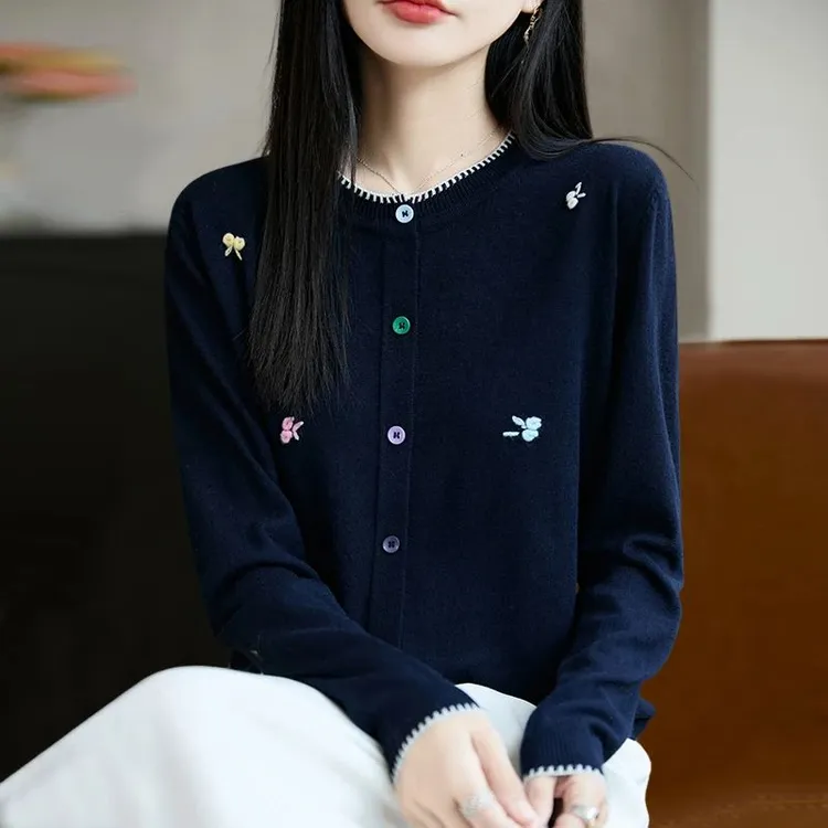 品牌撤柜正品长袖针织开衫毛衣女法式早秋2025新款刺绣百搭上衣