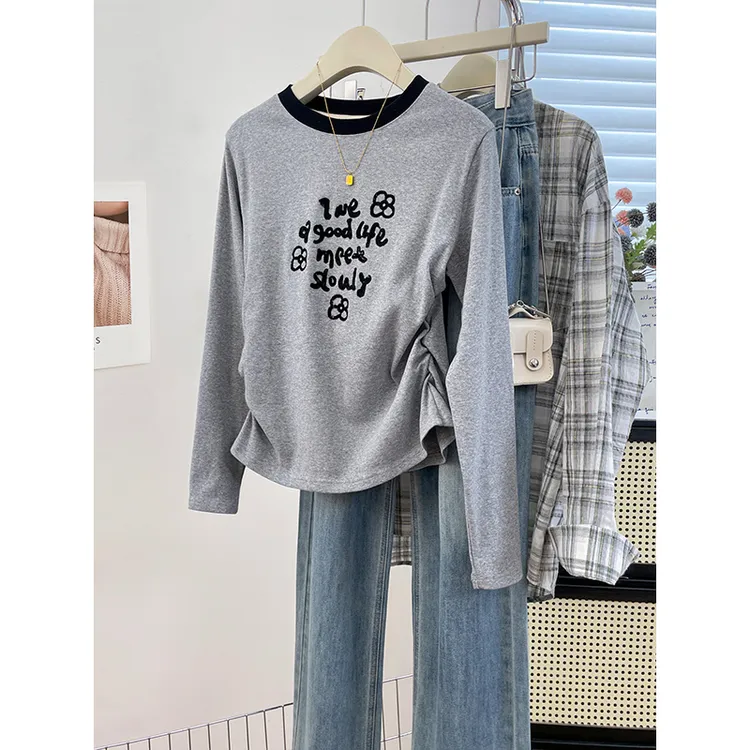 韩系长袖T恤女花朵字母植绒设计秋冬别致chic小众独特收腰打底衫