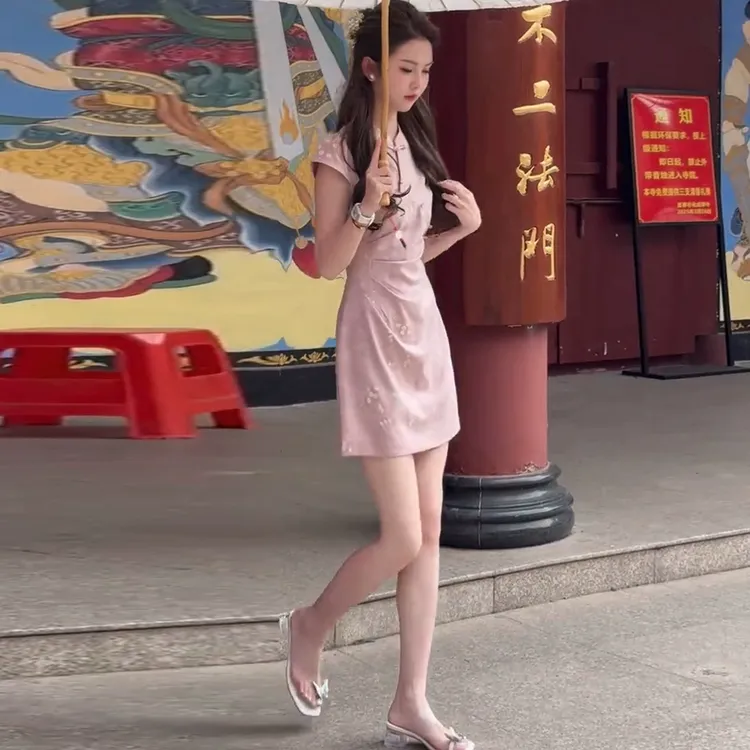 新中式国风连衣裙女2025夏季新款洋气显瘦提花立领短袖旗袍连衣裙