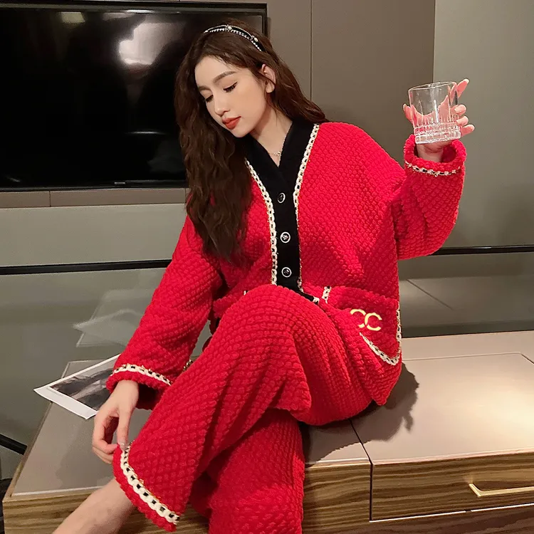 小香风2025年新款秋冬季睡衣女法兰绒加厚加绒保暖珊瑚家居服套装