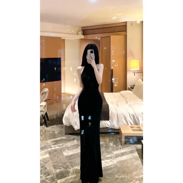 性感辣妹长裙子女修身显瘦针织挂脖背心连衣裙2025秋冬新款01037