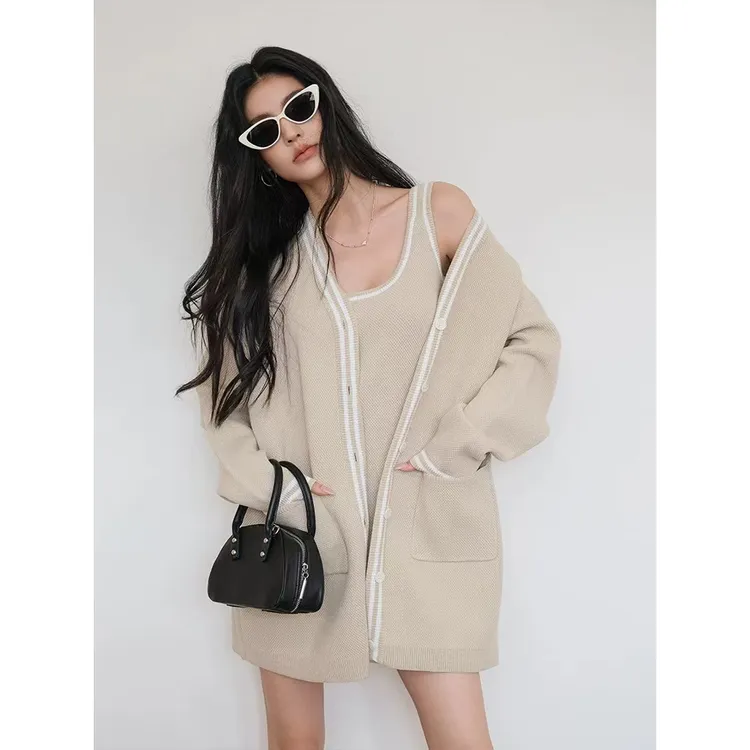 运动休闲风撞色针织开衫女套装宽松U领背心连衣裙两件套韩版减龄