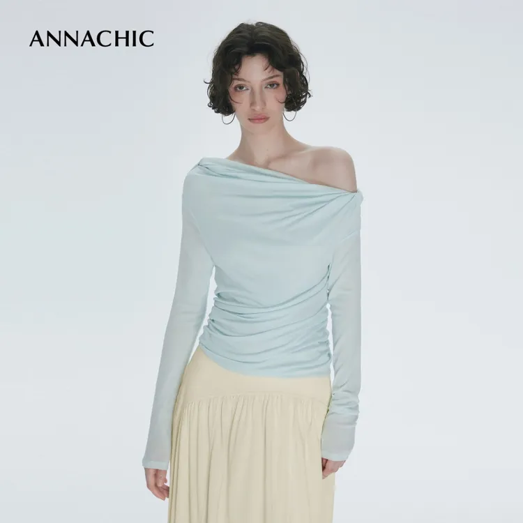 ANNACHIC时尚斜肩_扭结解构一字领露肩长袖T恤/显瘦褶皱修身上衣