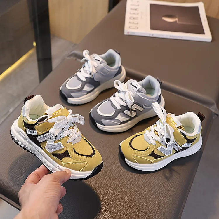 2025防水户外秋冬6-12岁男童春秋潮款运动鞋皮面黄色阿甘德训鞋