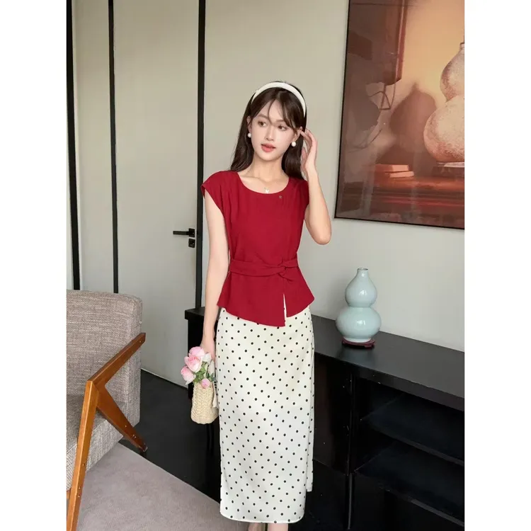 ASY/2025百搭上下两件套【小个子】减龄夏季休闲扭结设计波点套裙