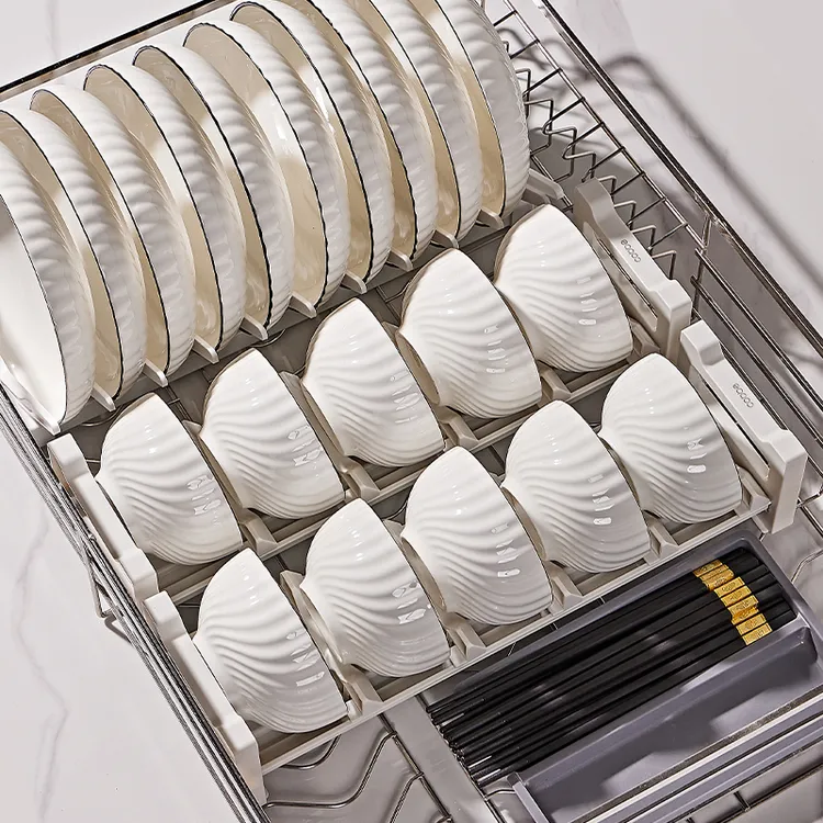 釉下彩陶瓷碗盘轻奢家用饭碗乔迁组合2025新款简约碗盘餐具套装