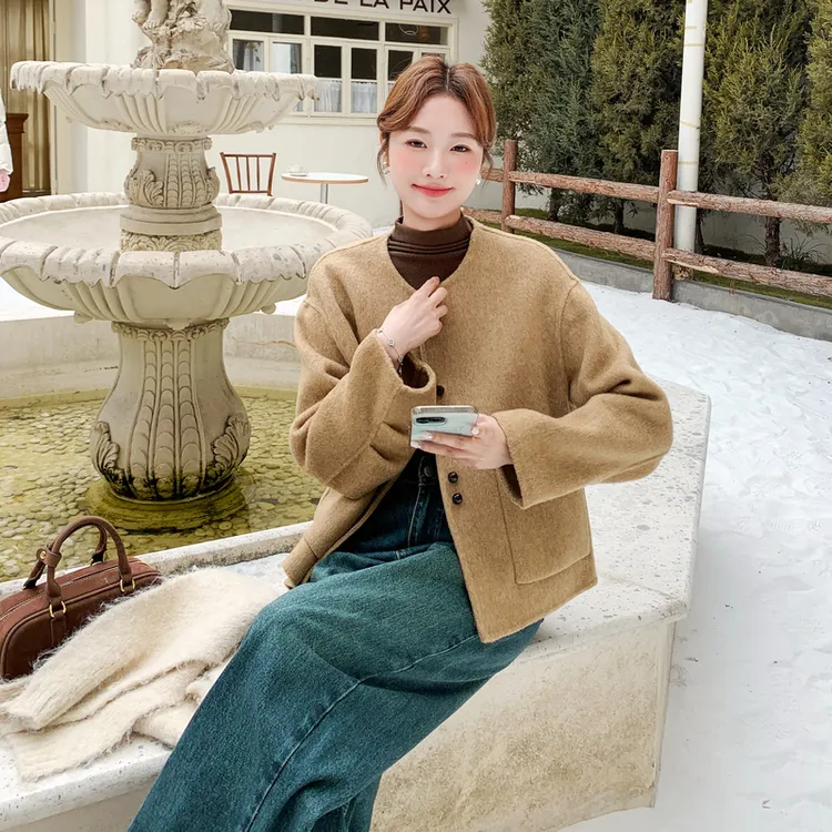 法式今年流行外套大衣女短款2025冬季新款小个子超好看毛呢双面呢