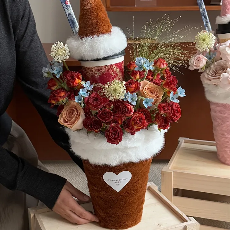 秋冬新品毛绒奶茶啵啵杯冰淇淋甜筒花束插花神器鲜花包装diy材料