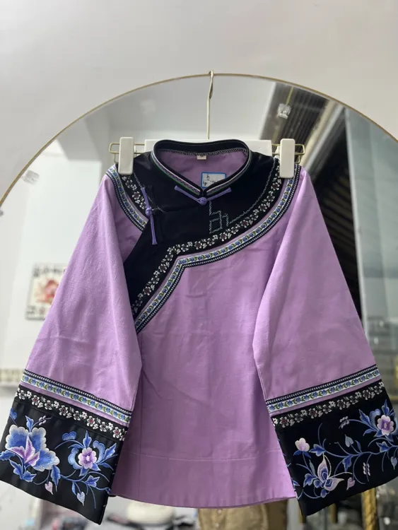 新款少数民族布依族紫色刺绣上衣