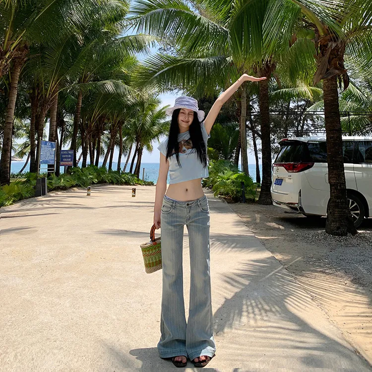 KRO夏季2025年新款万得蓝浅色低腰微宽松弹力显瘦百搭微喇牛仔裤