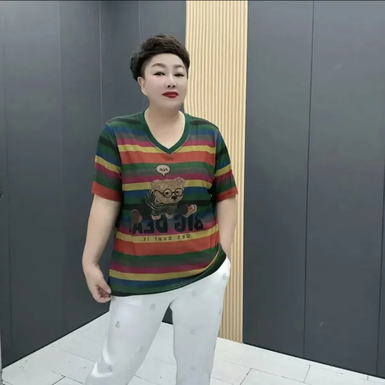 2645#大码时尚拼色彩条V领烫钻短袖不起球不褪色T恤上衣