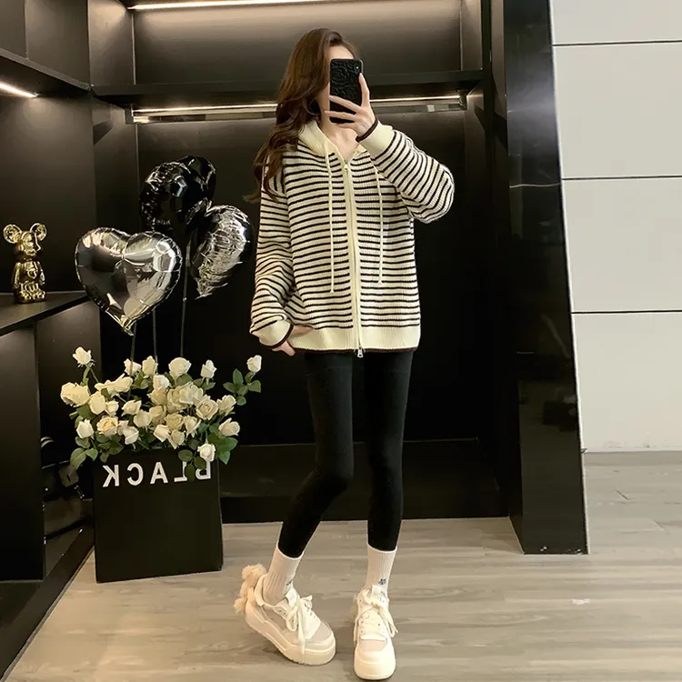 慵懒风韩版杏色抽绳条纹开衫上衣女秋冬新款中长款百搭连帽毛衣潮