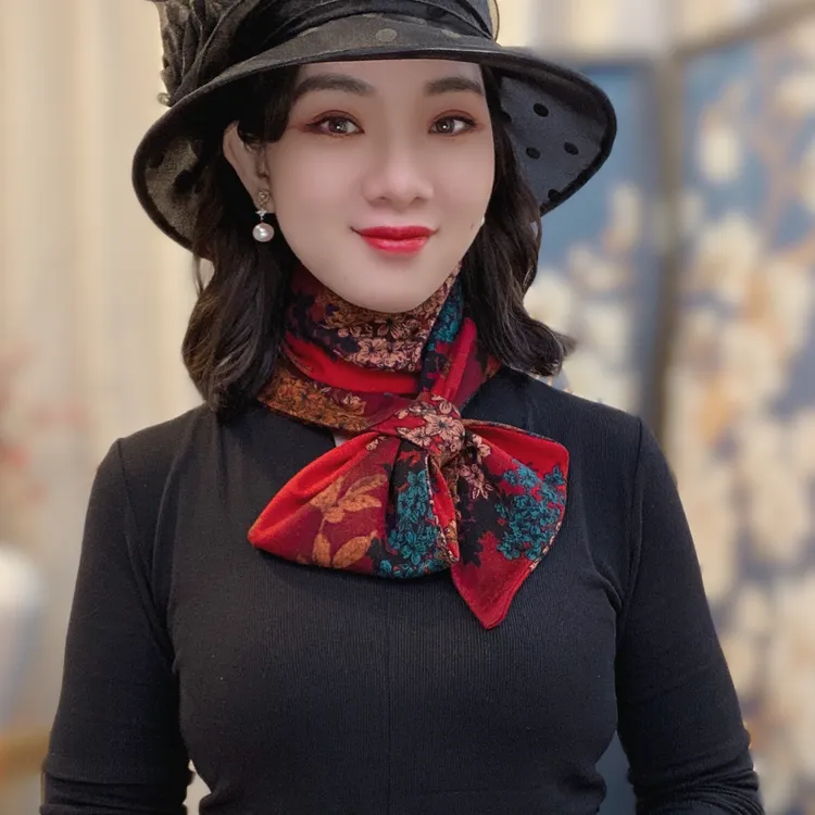 2025秋冬保暖女士围巾多功能澳绒棉质护颈围脖百搭洋气小丝巾