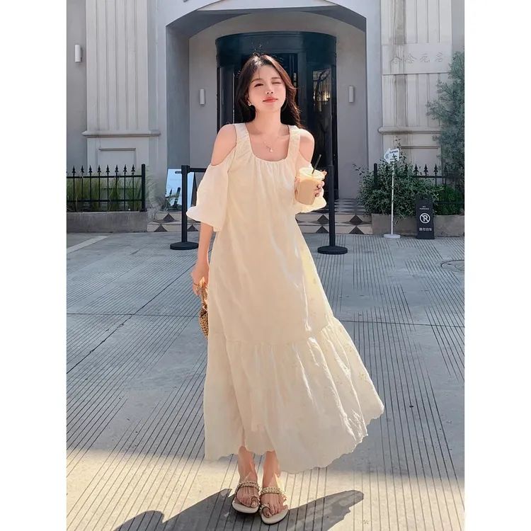 时尚夏季新款法式温柔风露肩连衣裙女清纯系白月光初恋泡泡袖长裙