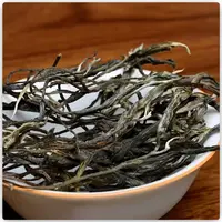 铜箐河古树混采春茶生茶散茶