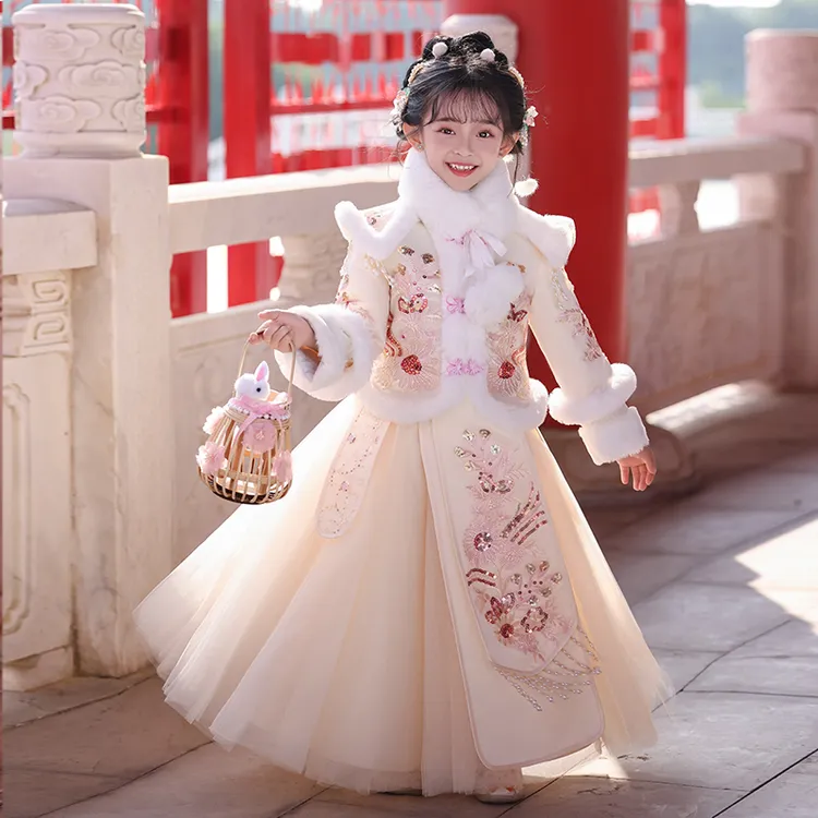 汉服女童冬装2025新款国风儿童拜年服超仙古装女孩唐装连衣裙冬季