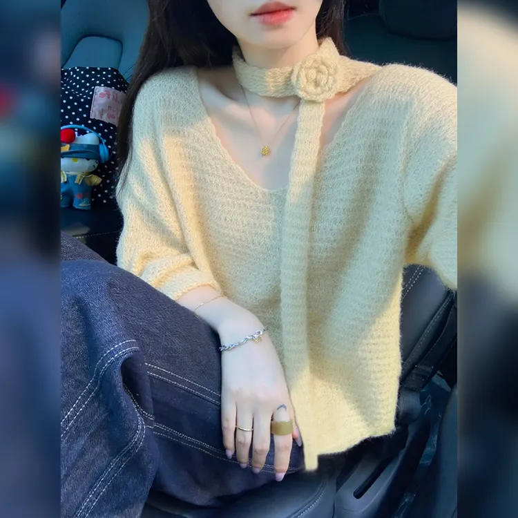 法式慵懒风V领玫瑰花飘带挂脖针织衫女宽松显瘦长袖气质百搭毛衣