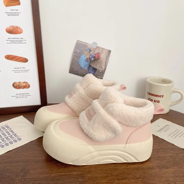 粉色加绒高帮小白鞋女丑萌冬季新款chic小众棉鞋厚底大头面包鞋子
