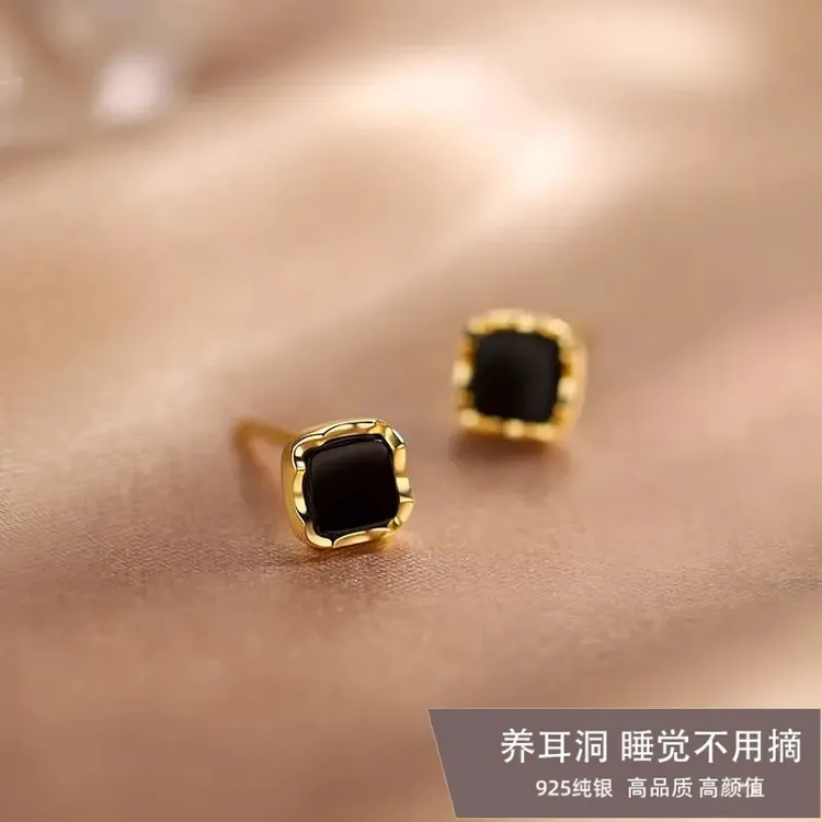 925银耳饰 黑色方块耳钉轻奢百搭小众设计耳环耳骨钉养耳洞耳饰品