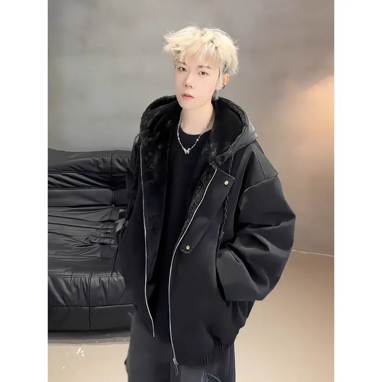 黑色雾面PU皮座山雕连帽加绒加厚夹克男冬季cleanfit皮毛一体外套
