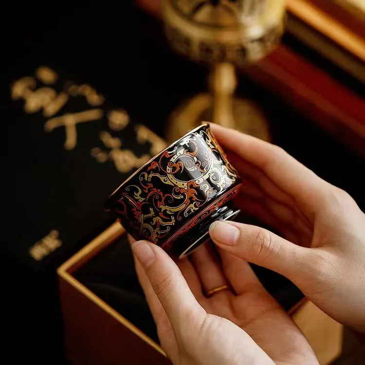 错金银战国龙纹品茗杯漆器功夫茶杯中式主人杯高端羊脂玉茶杯